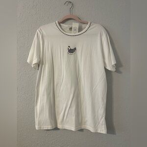 Mandal bay 100% cotton hen on a nest White Embroidered Tee size medium